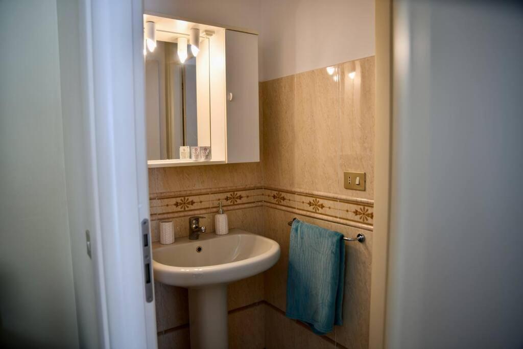 Apartment In Sunrise: In Centro